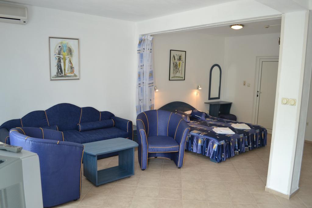 Family Hotel Magnolia Balčik Pokoj fotografie